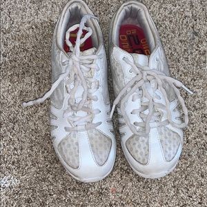 Size 6.5 varsity cheer shoes white
